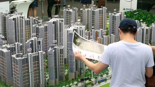 HDC현대산업개발이 경기도 일산동구에 민간임대아파트로 공급 중인 일산2차 아이파크 잔여세대 선착순 계약을 실시한다.<연합뉴스>